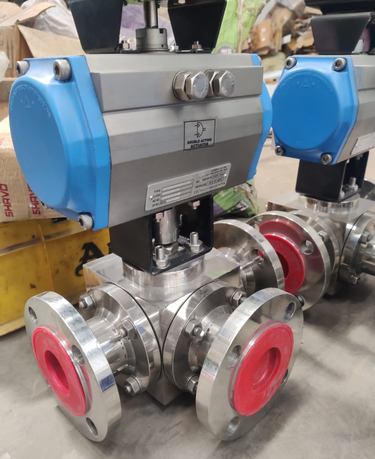 3-Way vs 4-Way Ball Valves 8 Pneumatic 3 way SS ball valve